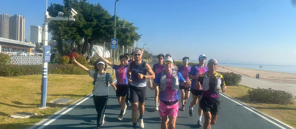 A group of runners joining Jo Lodder on runchina.run - 3,140km in 60 days